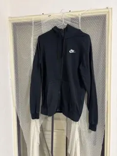 Nike ブラック ジップアップパーカー
