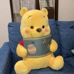 くまのプーさん 本を持ったぬいぐるみ