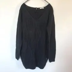 黒　Vネック　長袖ニット　ロングニット