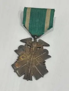 大日本帝国 旧日本軍記章 明治期 功六級金鵄勲章 大日本帝国 日本軍 陸軍 海軍 記章 徽章 功六級金鵄勲章 略綬 銀字共箱