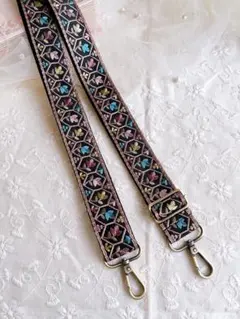【再販】インド刺繍リボン 花柄 ショルダーストラップ 刺繍 バッグ用 付け替え可