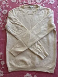 UNIQLO 真っ白ホワイトカシミヤ100%ニット　Ｍぐらい