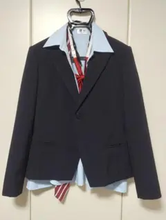 ネイビー スーツ・ブレザー 水色シャツ 赤ネクタイ