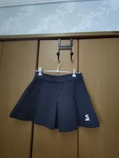 SRIXONスリクソン　黒ボックスプリーツスコートMのサムネイル