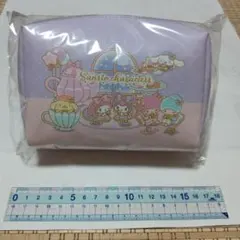 《新品未使用》ファミマ限定　サンリオ化粧ポーチ　マイメロ　キキ　ララ・・・