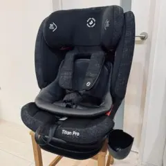 【美品】MAXICOSI マキシコシ タイタンプロ isofix ジュニアシートのサムネイル