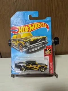 ホットウィール 1/64 57 CHEVY シェビー