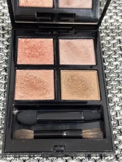 アディクション　ザアイシャドウパレット　001 カシミヤ　ドリーム