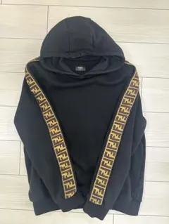 2026年最新】FENDIパーカーの人気アイテム - メルカリ