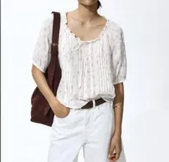 【H&M】ピンタックブラウスのサムネイル