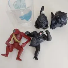 コングvsゴジラフィギュア2体　ミニグラス　ガチャガチャゴジラ2体