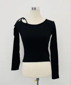 ⭐︎GRL⭐︎今季活躍⭐︎ショート丈オフショルダーカットソーF【美品】C52