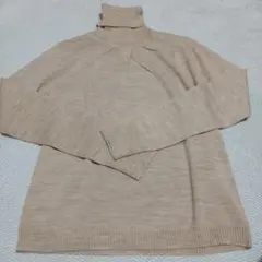 新品　ESCORIAL ベージュ タートルネックニット