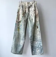 装飾的な刺繍入りライトブルーデニムパンツ