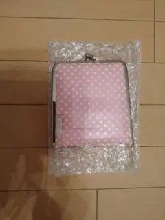 CLINIQUEノベルティー ピンクの水玉ミラーがまぐち