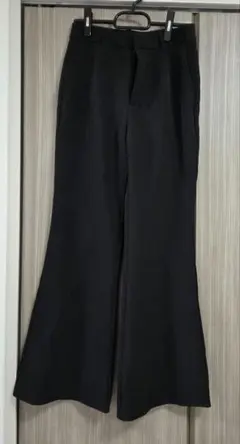 GU ブラック ストレッチフレアパンツ　ワイドパンツ