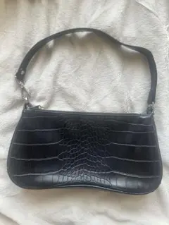 黒いレザーハンドバッグ クロコダイル風
