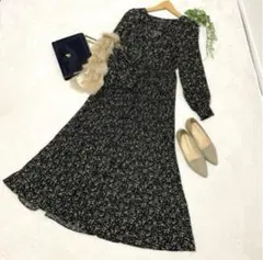 CORNERS ロングワンピース　花柄　ブラック　カシュクール　プリーツ