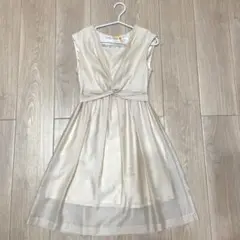 ベージュ パーティードレス ノースリーブ