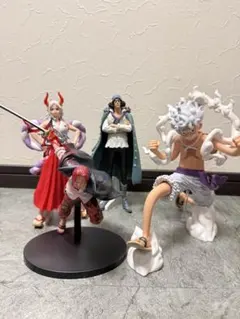 ワンピース フィギュア 4体セット ルフィ、シャンクス、ヤマト、クザン