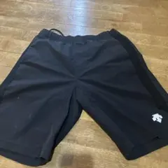 DESCENTEブラックショートパンツ Sサイズ