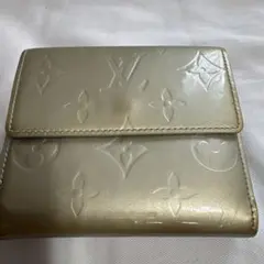 LOUIS VUITTON ヴェルニ 三つ折り財布のサムネイル