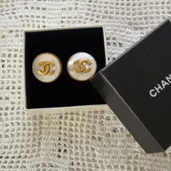 CHANEL シェル ゴールド イヤリング