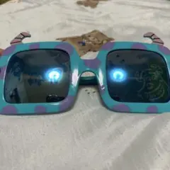 サリーモンスターズインクサングラス 水色 紫