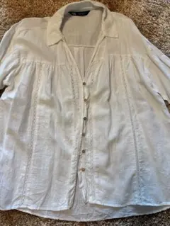 ZARA ホワイト ボタン付き長袖シャツ