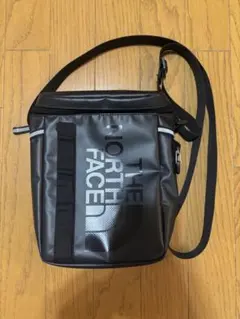 THE NORTH FACE ショルダーバッグ ブラックのサムネイル