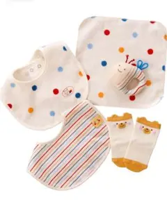 新品 赤ちゃんの城 ギフトセット(スタイ×2ハンカチ靴下おもちゃ)