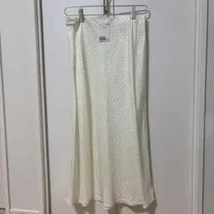 ドット柄 ロングフレアスカート　Sサイズ　H&M 新品タグ付きのサムネイル