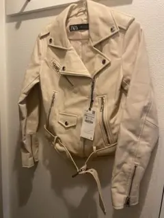 ZARA フェイクレザー ライダース クリーム XS