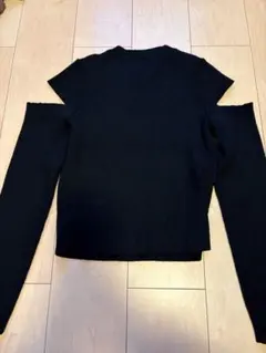 黒 リブ編みニット