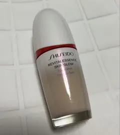 資生堂 SHISEIDO エッセンス スキングロウ ファンデーション 140