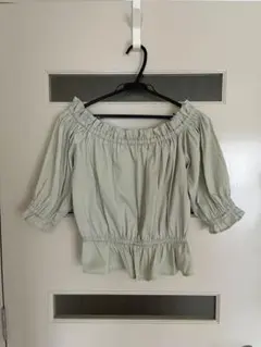 Areeam オフショルダー トップスのサムネイル