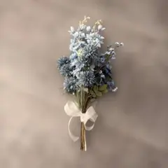 ブルーの造花ウェディングブーケ
