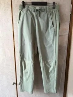 ミントグリーン ストレートパンツ