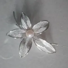 シルバー天然真珠&ゴールド天然真珠(ブローチ２個新品未使用)最終セール9/7迄