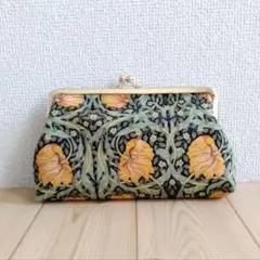 Item thumbnail for item 83555fa6-321f-4136-ae18-368f5efb95ed