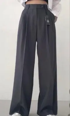 nugu インナーボタンタック入りワイドスラックス