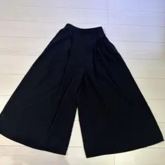 GU黒スカートパンツ ゴムウエスト プリーツ入