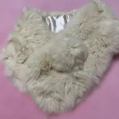 クリーム色ファーネックウォーマー