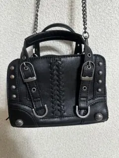 スタッズ付きブラックレザーショルダーバッグ