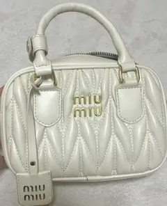 miu miu ショルダーバッグ ホワイト ノベルティ商品