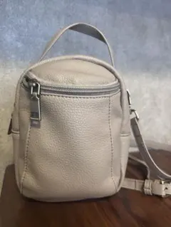 LIZDAYS ベージュ レザー 丸型 ショルダーバッグ