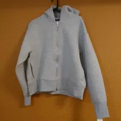 新品・タグ付　emmi ジップアップフーディー