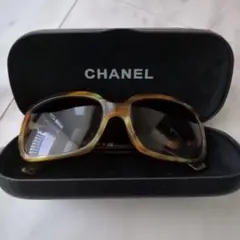 CHANEL オーバーサイズ サングラス ブラウンのサムネイル