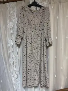 ドット柄 ワンピース ベージュ 長袖
