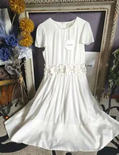【新品、未使用】チェスティ　　ワンピース　花レースのサムネイル